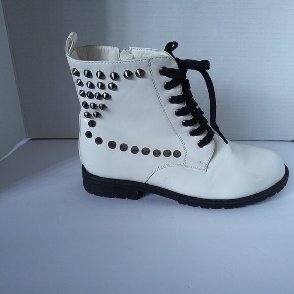 WHITE PATENT LEATHER TIE UP COMBAT BOOTS - Picture 6 of 6